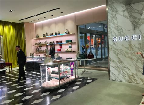 gucci eaton centre